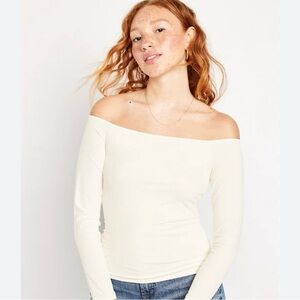 Old Navy Women's Off The Shoulder Cream Long Sleeve Double Lined Top.